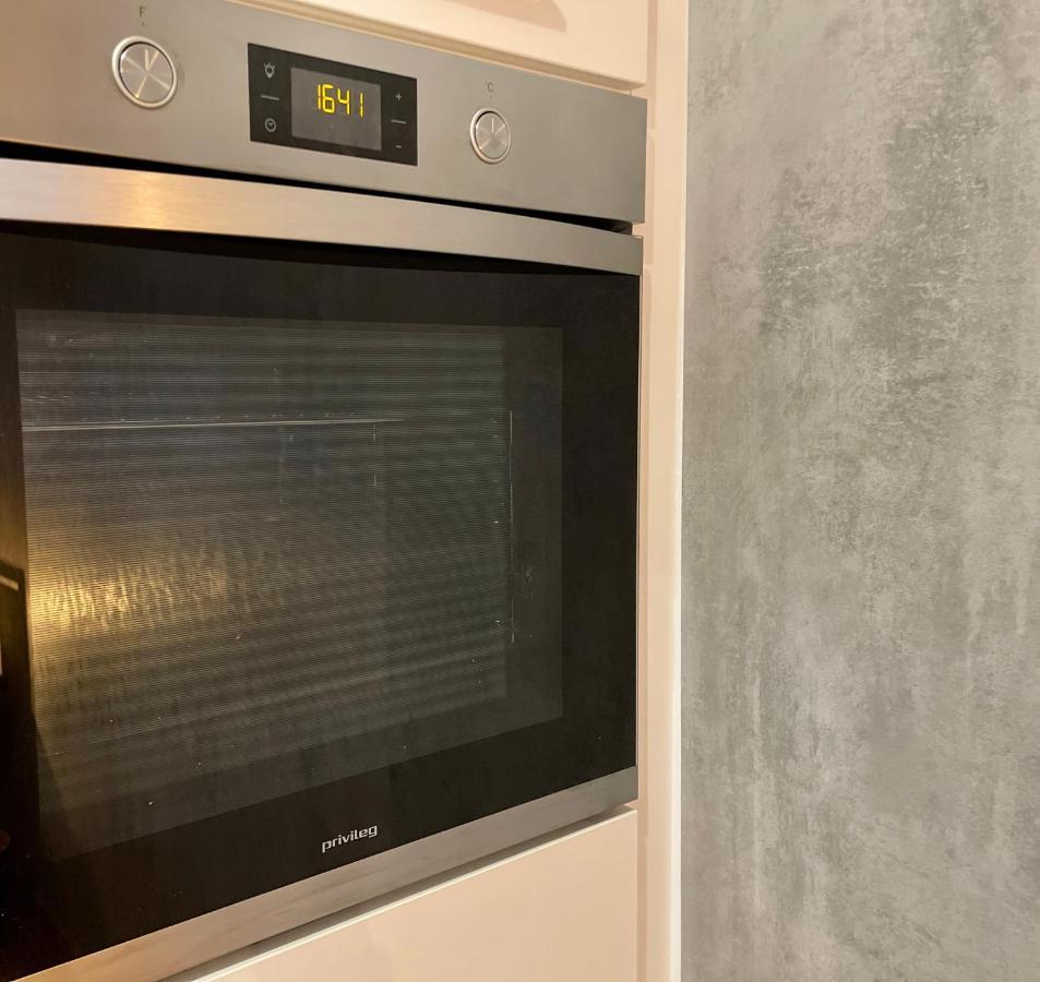 Studio Stevie Nicks I Parking Spot I Workplace I 24In Screen I Kitchen I Ps4 Offenbach am Main Exteriör bild